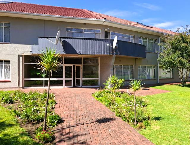 3 BEDROOM FLAT FOR SALE IN THREE RIVERS PROPER